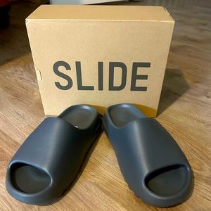 Adidas Yeezy Slide
